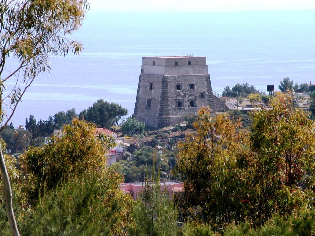 Apartamento Le Terrazze Sul Mare Isola di Ustica Exterior foto