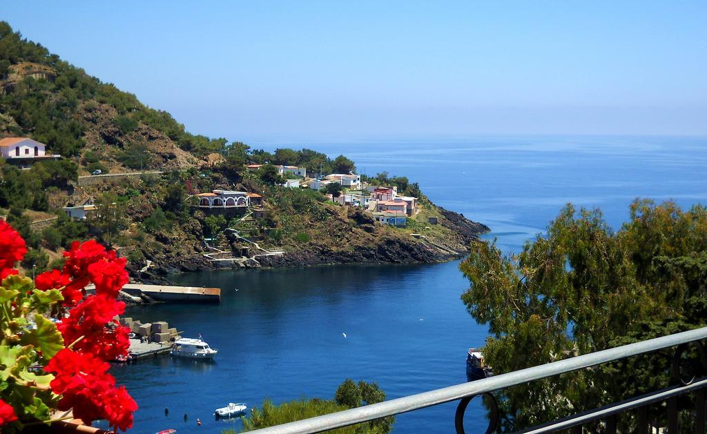 Apartamento Le Terrazze Sul Mare Isola di Ustica Exterior foto